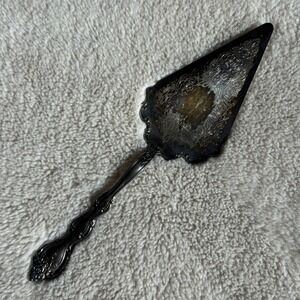 International Silver Cake Pie Server Silver‎ Ornate Floral Scroll